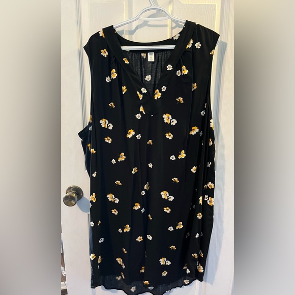 Old Navy Women’s Black Floral Dress - Picture 1 of 2